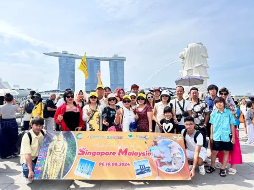 NHÓM KHÁCH GHÉP ĐOÀN TOUR SINGAPORE MALAYSIA