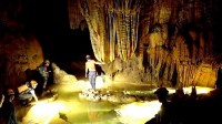 Tìm thấy hệ thống hồ canxi độc đáo trong Hang Thắng