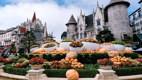 Bà Nà Hills rực rỡ chào đón Halloween